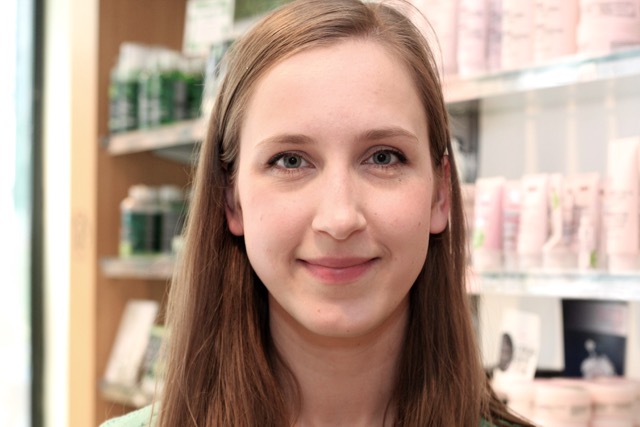 before eyebrow threading